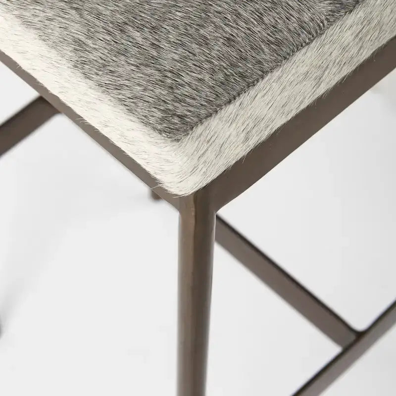 Tabouret de comptoir avec assise en similicuir noir et structure en métal nickelé